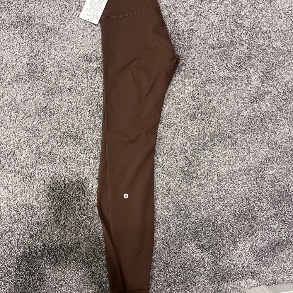 NWT Lululemon Wunder Train HR tight size 6 , 28” inseam